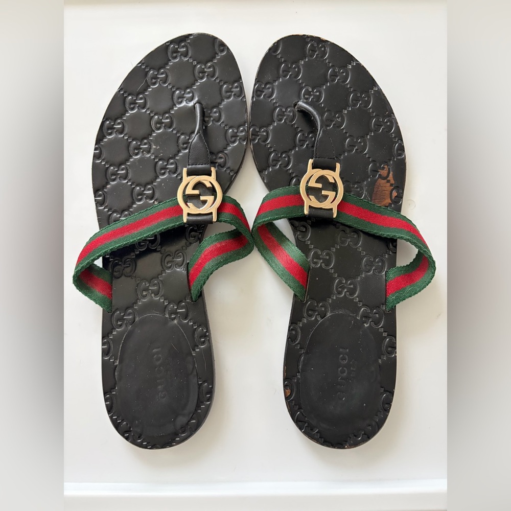 Gucci Black Flip-Flops with Red and Green Straps